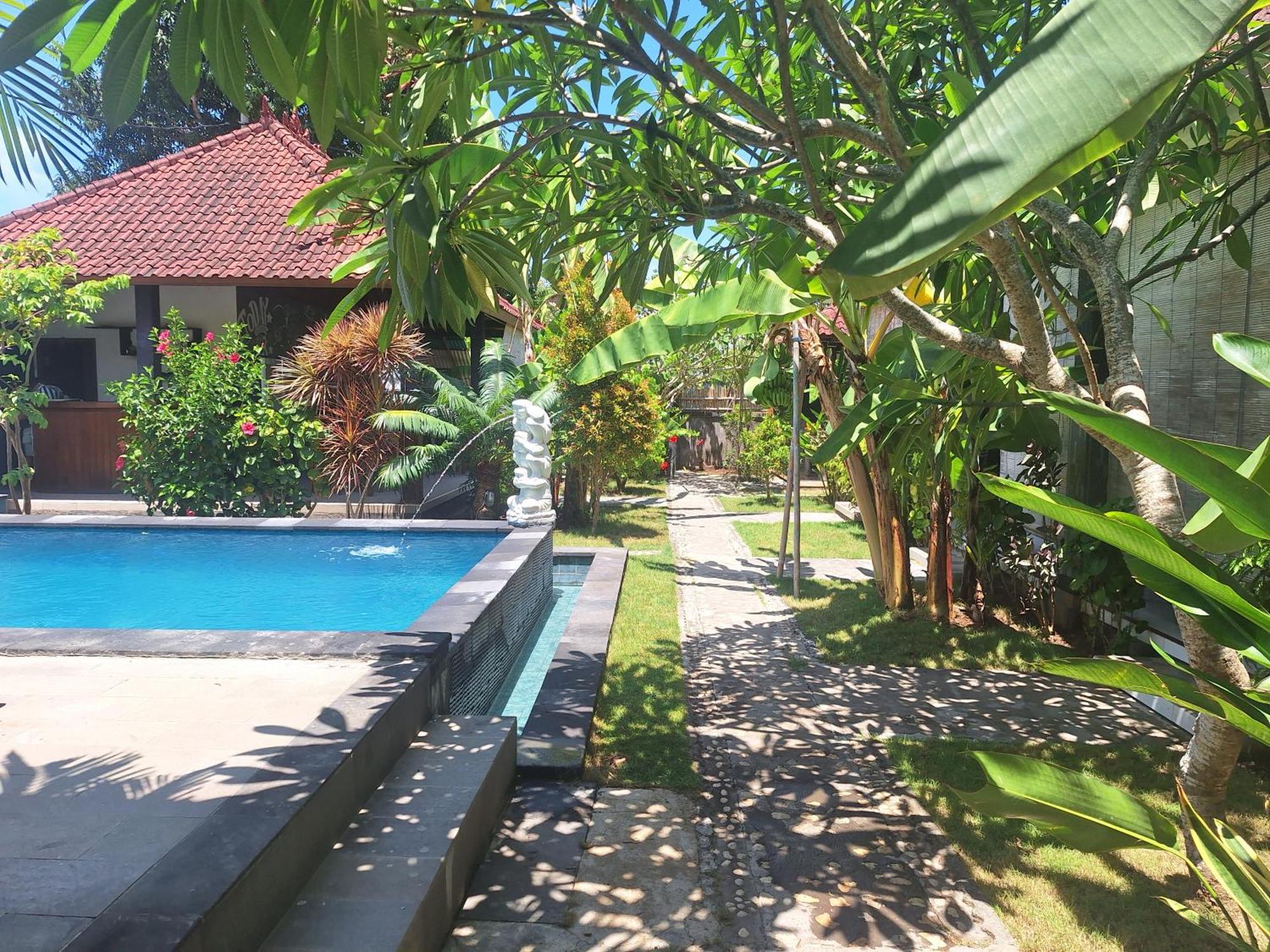 D'Waktu In House Apartment Lembongan Exterior photo