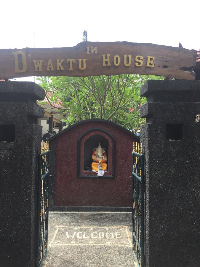 D'Waktu In House Apartment Lembongan Exterior photo